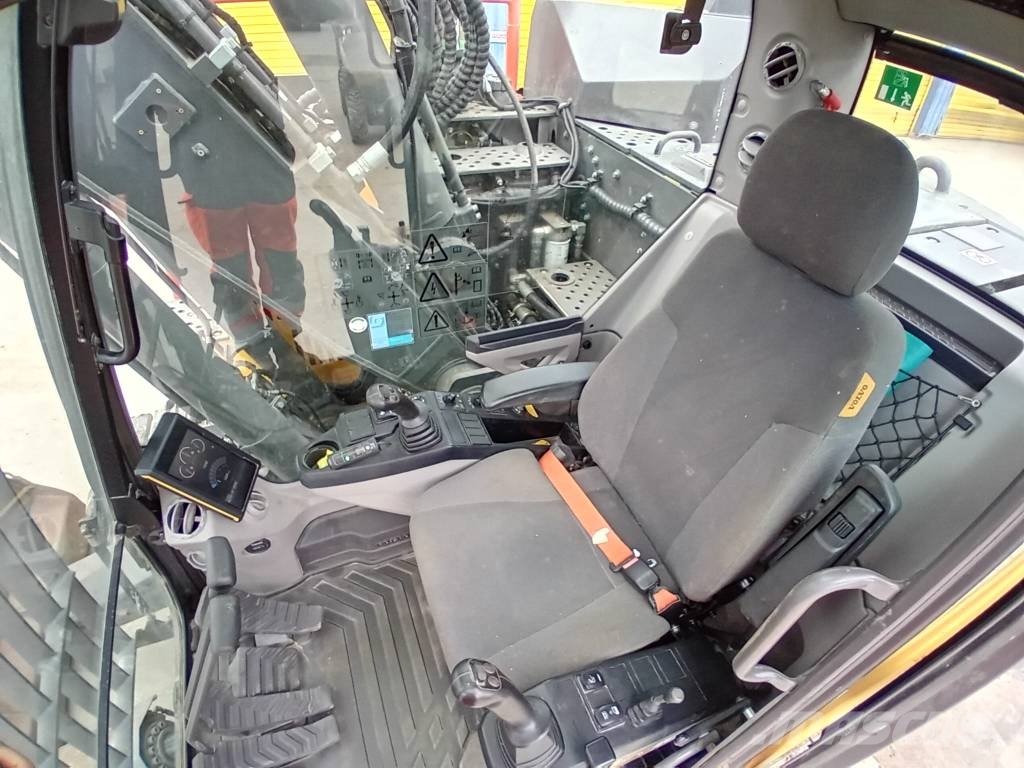 Volvo ECR 145 EL 大型油圧ショベル12t以上(パワーショベル・ユンボ)