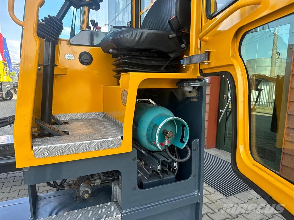 Combilift C4000 //2015 year//LPG / Low mast Four-way truck