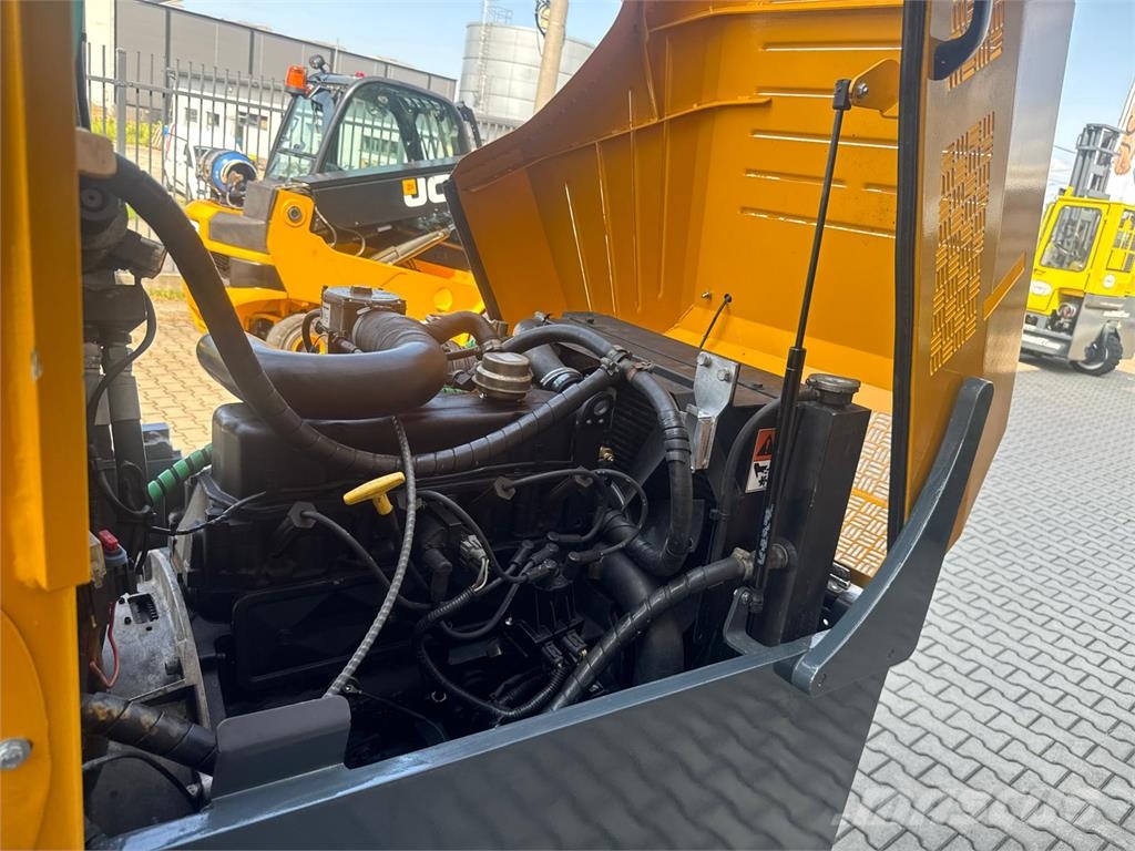 Combilift C4000 //2015 year//LPG / Low mast Four-way truck