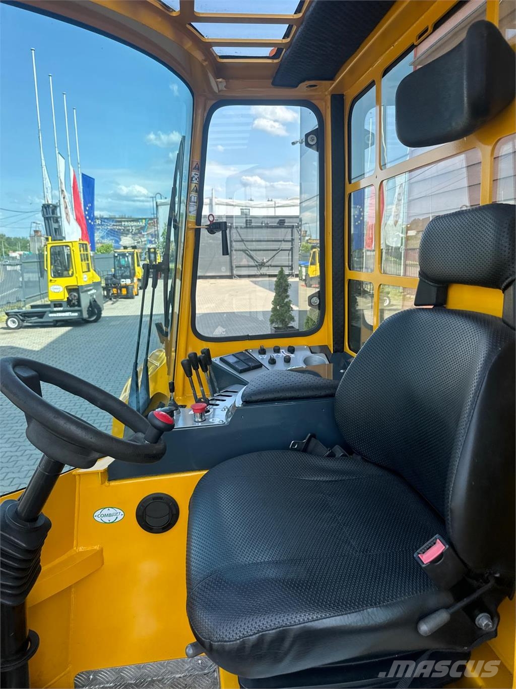 Combilift C4000 //2015 year//LPG / Low mast Four-way truck