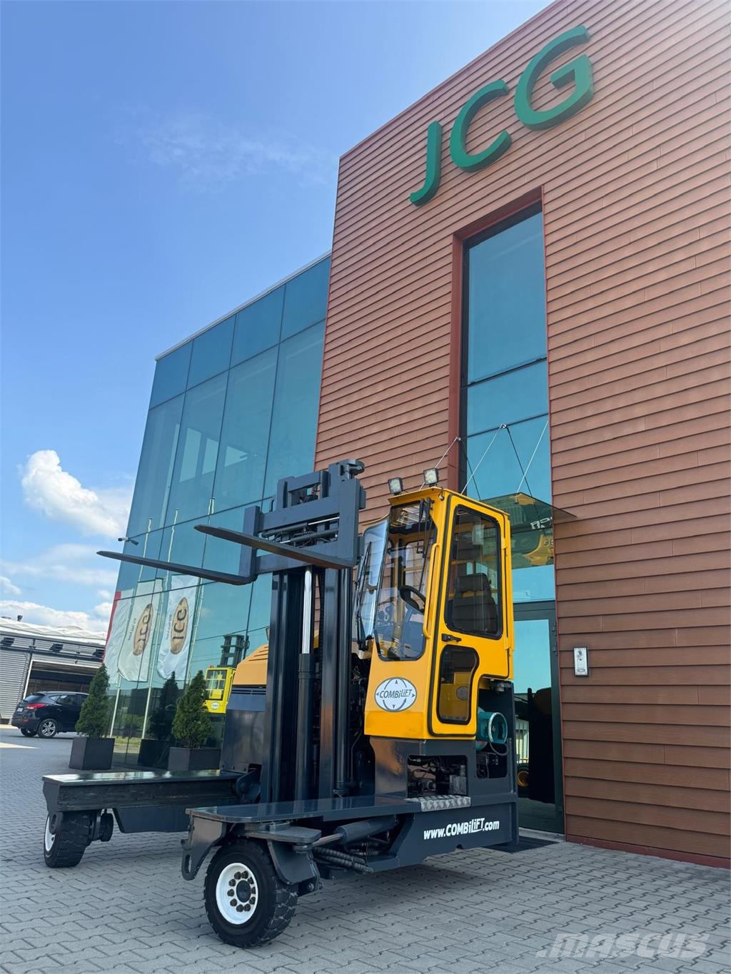 Combilift C4000 //2015 year//LPG / Low mast Four-way truck