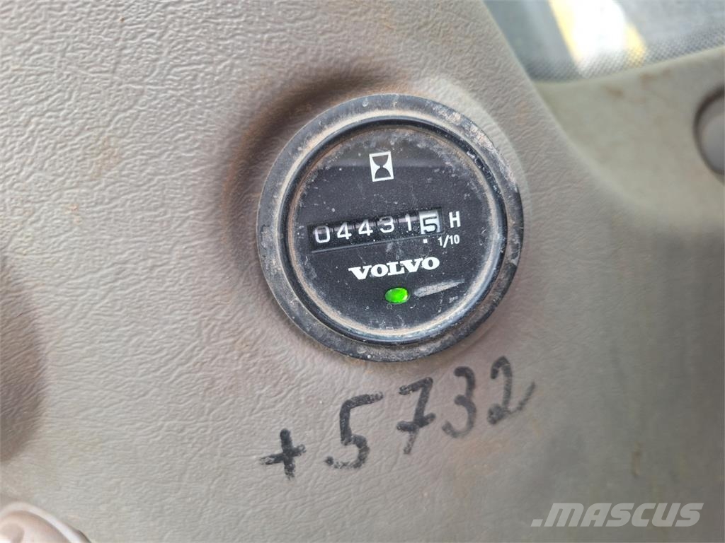 Volvo EC 160 CL Прочие фургоны
