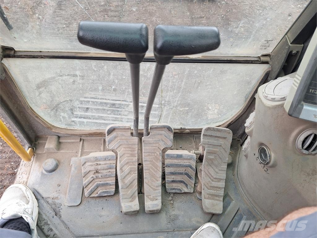 Volvo EC 160 CL Прочие фургоны