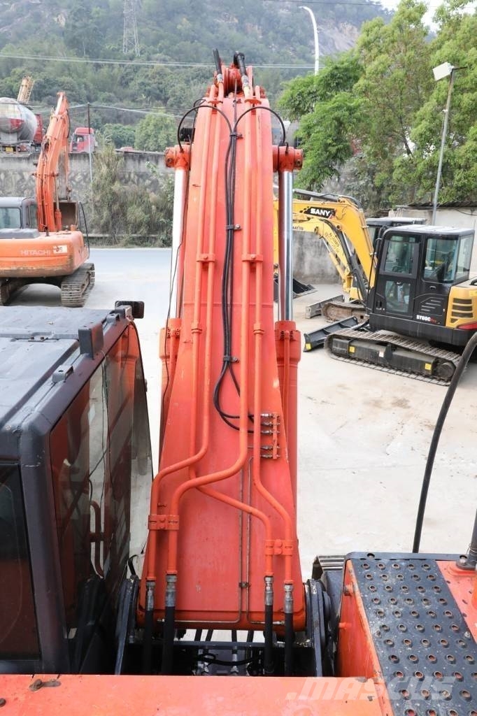 Hitachi ZX 200-5 G Lánctalpas kotrók