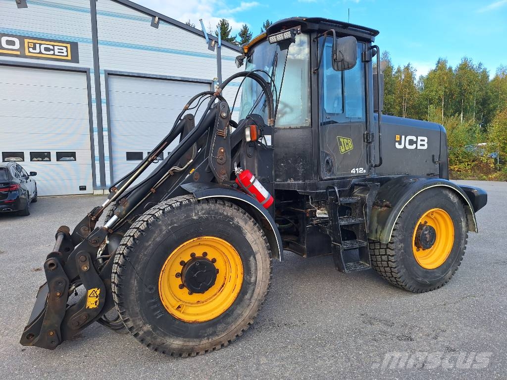 JCB 412 S Iekrāvēji uz riteņiem