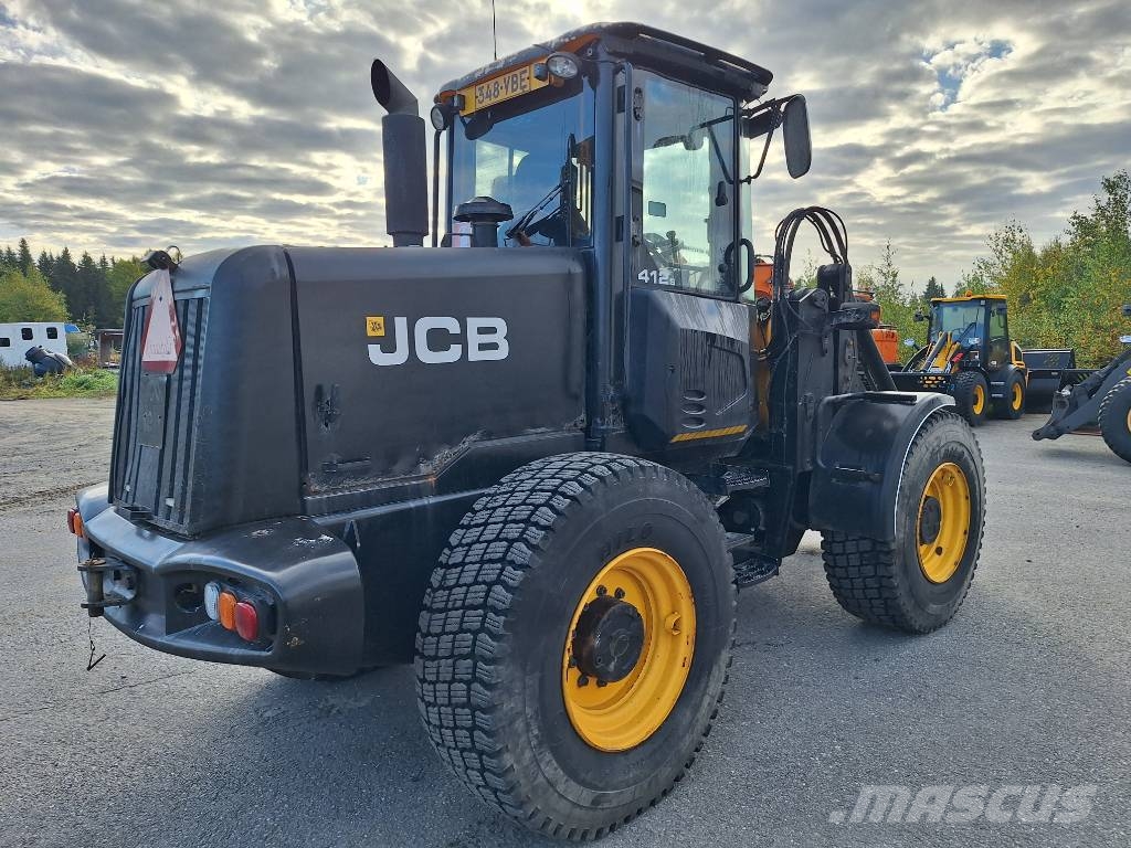JCB 412 S Iekrāvēji uz riteņiem
