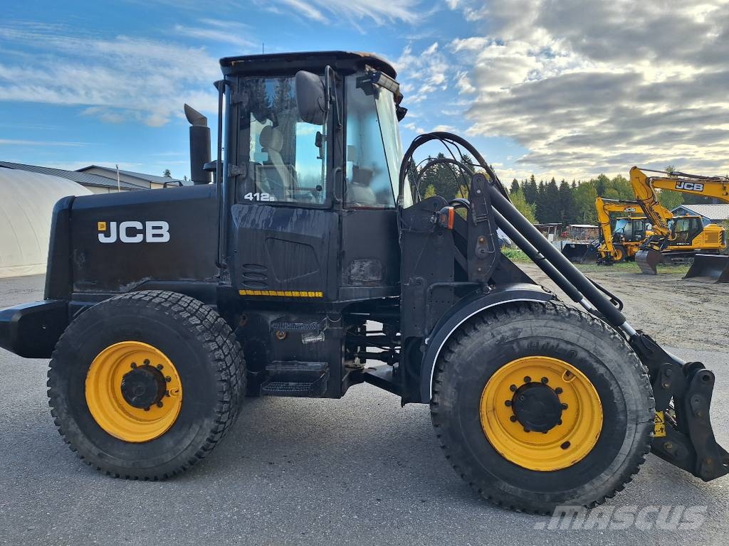 JCB 412 S Iekrāvēji uz riteņiem