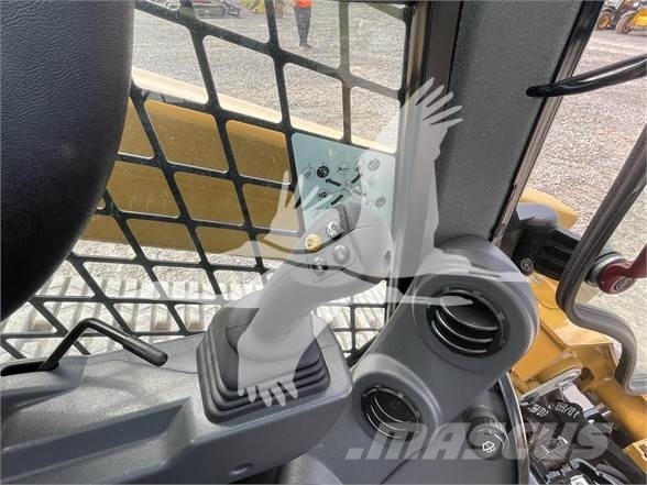 CAT 289D3 لوادر انزلاقية التوجيه