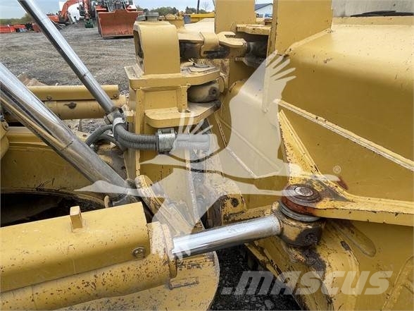 CAT D6T LGP Гусеничные бульдозеры