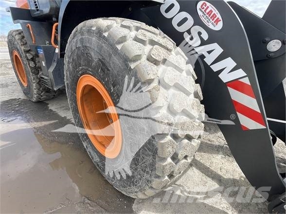 Develon DL250-7 ホイールローダー・タイヤショベル