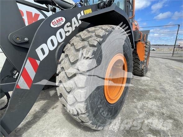 Develon DL250-7 ホイールローダー・タイヤショベル
