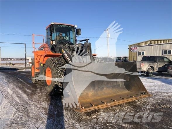 Doosan DL300 Tekerlekli yükleyiciler