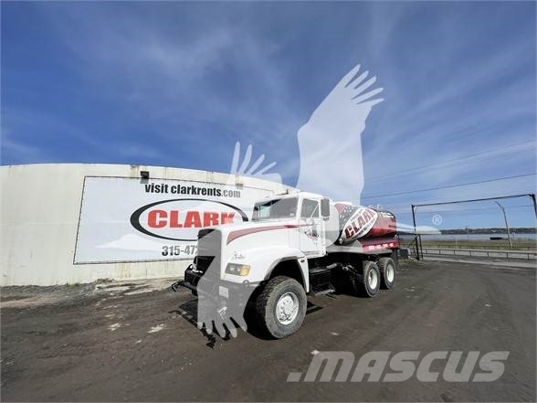 Freightliner FLD120 Vanningsvogn for støvdemping