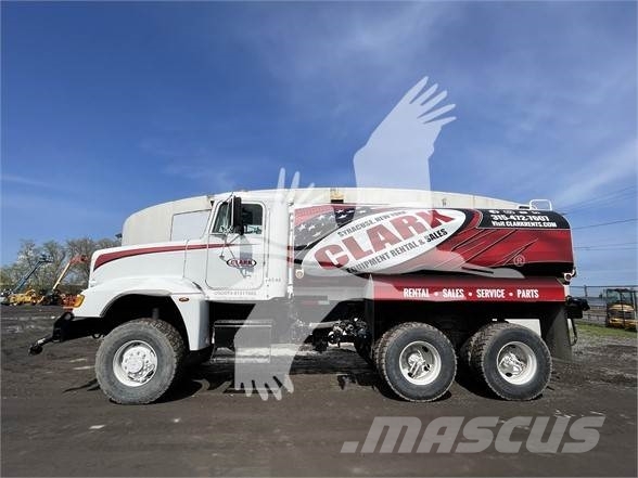 Freightliner FLD120 Vanningsvogn for støvdemping
