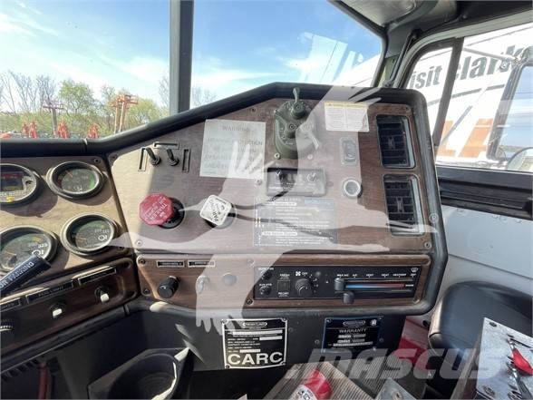 Freightliner FLD120 Vanningsvogn for støvdemping