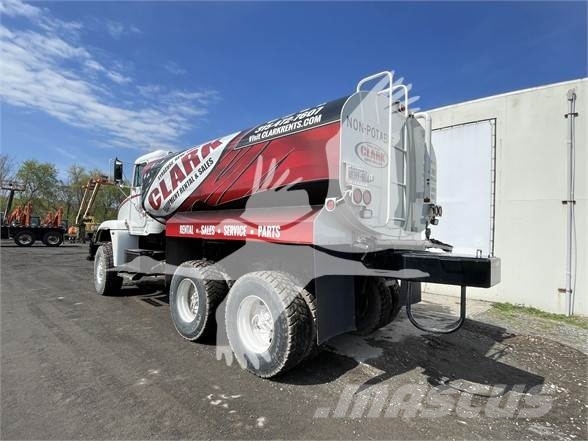 Freightliner FLD120 Vanningsvogn for støvdemping