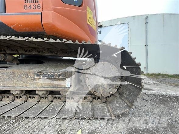Hitachi ZX135USBL-6 حفارات زحافة