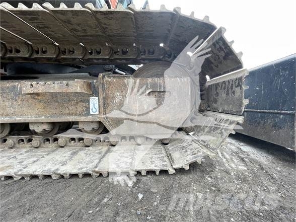 Hitachi ZX135USBL-6 حفارات زحافة