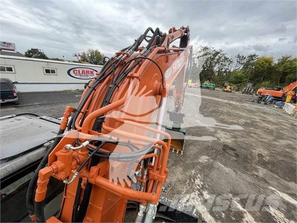 Hitachi ZX135USBL-6 حفارات زحافة