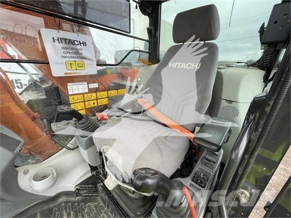 Hitachi ZX135USBL-6 حفارات زحافة