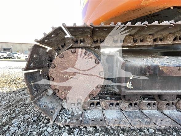 Hitachi ZX135USK-6 حفارات زحافة