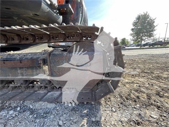 Hitachi ZX135USK-6 حفارات زحافة