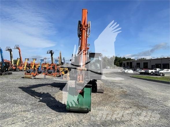 Hitachi ZX135USK-6 حفارات زحافة