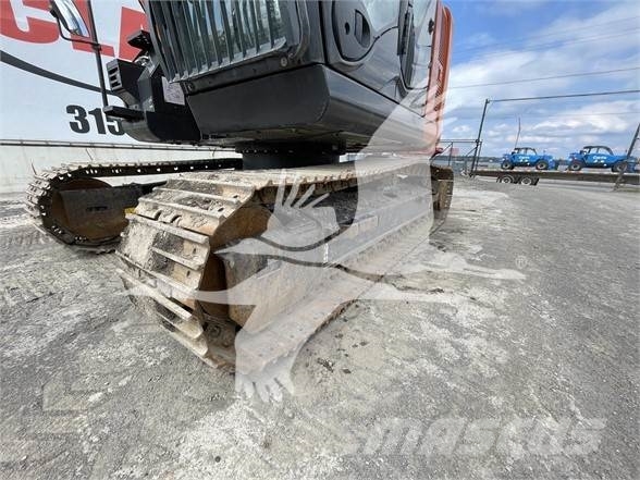Hitachi ZX135USK-6 حفارات زحافة