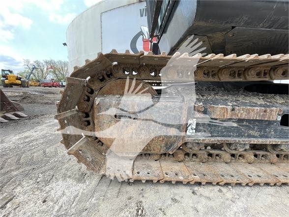 Hitachi ZX135USK-6 حفارات زحافة