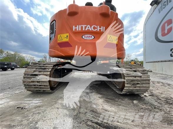 Hitachi ZX135USK-6 حفارات زحافة