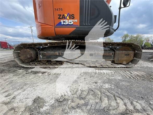 Hitachi ZX135USK-6 حفارات زحافة
