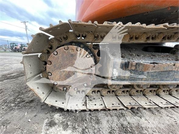 Hitachi ZX135USK-6 حفارات زحافة