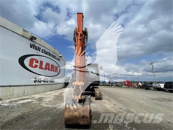 Hitachi ZX135USK-6 حفارات زحافة