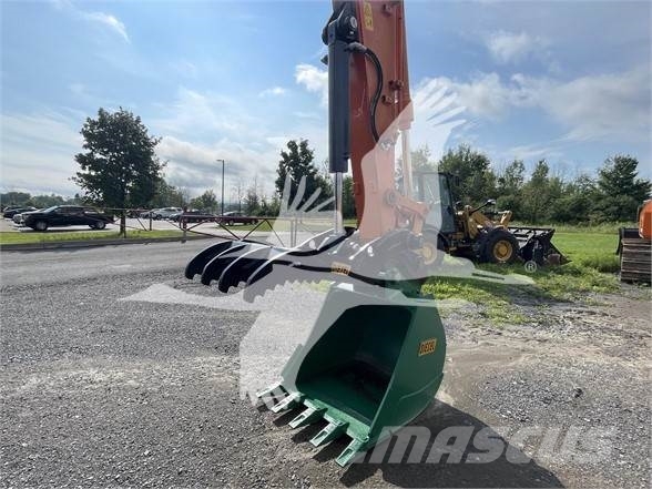 Hitachi ZX135USK-6 حفارات زحافة