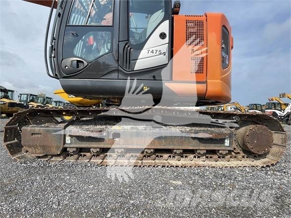 Hitachi ZX135USK-6 حفارات زحافة