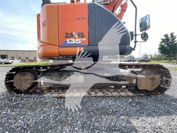 Hitachi ZX135USK-6 حفارات زحافة