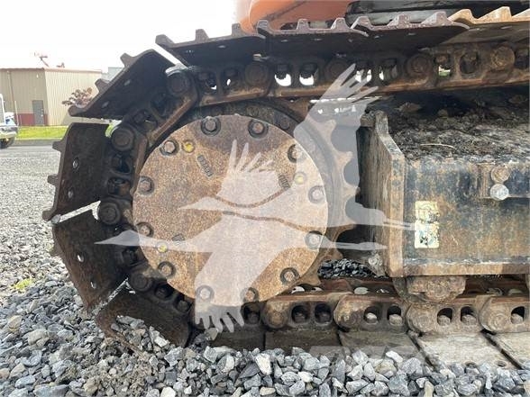 Hitachi ZX135USK-6 حفارات زحافة