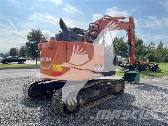 Hitachi ZX135USK-6 حفارات زحافة