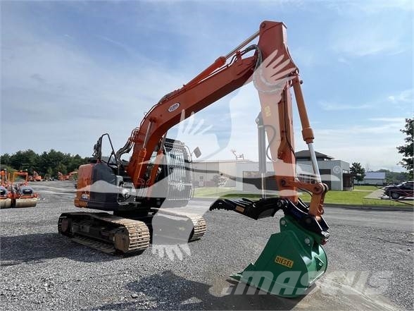 Hitachi ZX135USK-6 حفارات زحافة