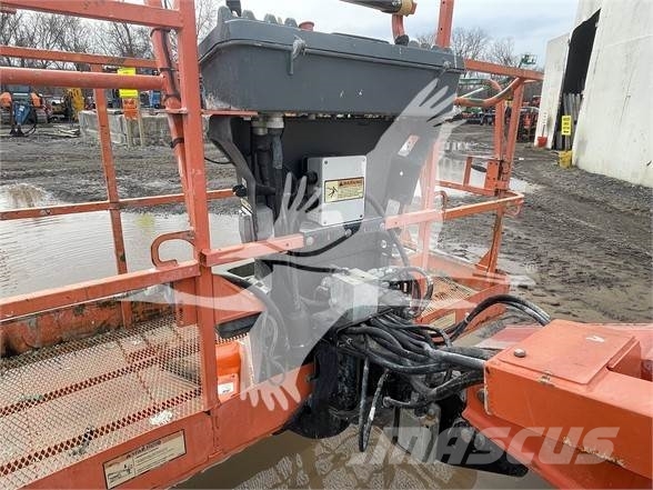 JLG 800S Teleskooppipuominostimet