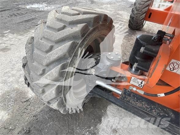 JLG 800S Teleskooppipuominostimet