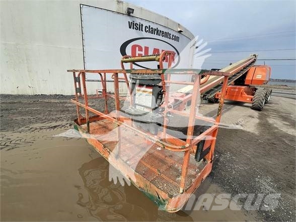 JLG 800S Teleskooppipuominostimet