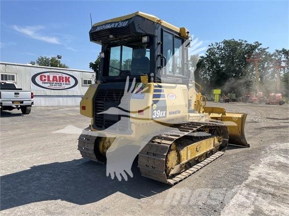 Komatsu D39EX-24 Pásové dozéry