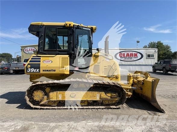 Komatsu D39EX-24 Pásové dozéry