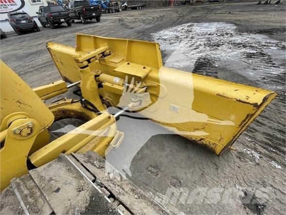 Komatsu D39PXi-24 Pásové dozéry