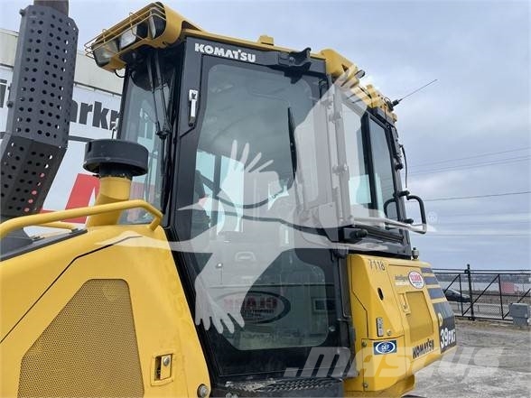 Komatsu D39PXi-24 Pásové dozéry