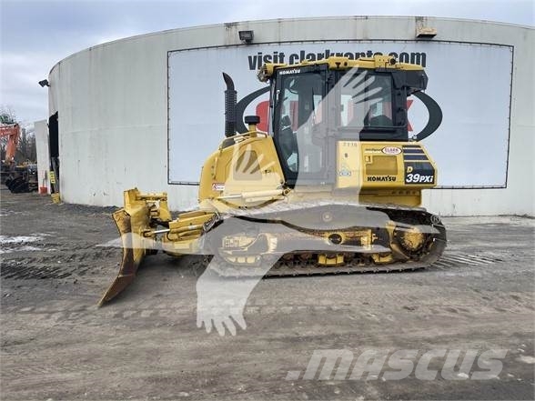 Komatsu D39PXi-24 Pásové dozéry