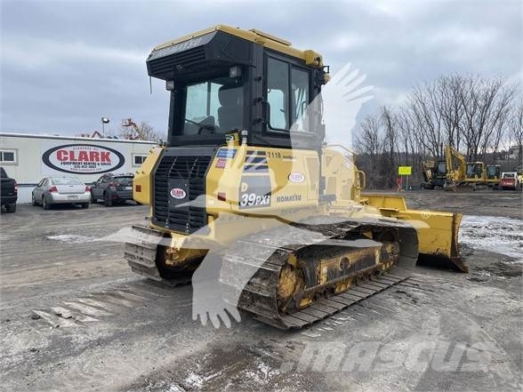 Komatsu D39PXi-24 Pásové dozéry