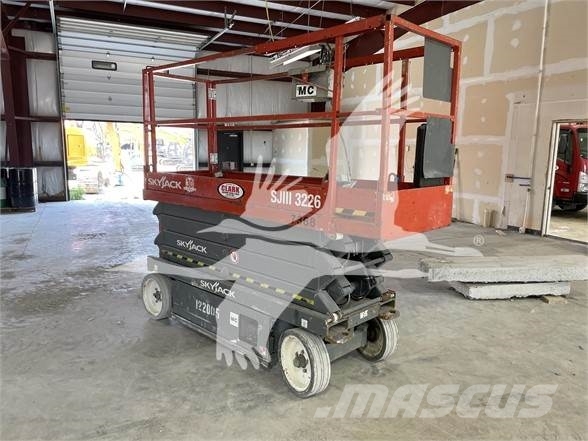 SkyJack SJ3226 رافعات مقصية الشكل