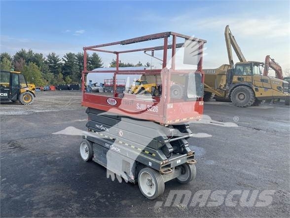 SkyJack SJ3226 رافعات مقصية الشكل